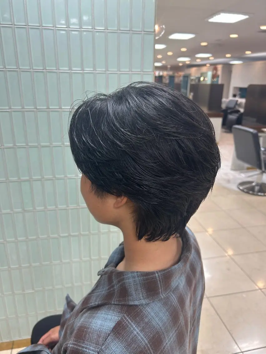 ショート パーマ 秋山 果凜のヘアスタイル