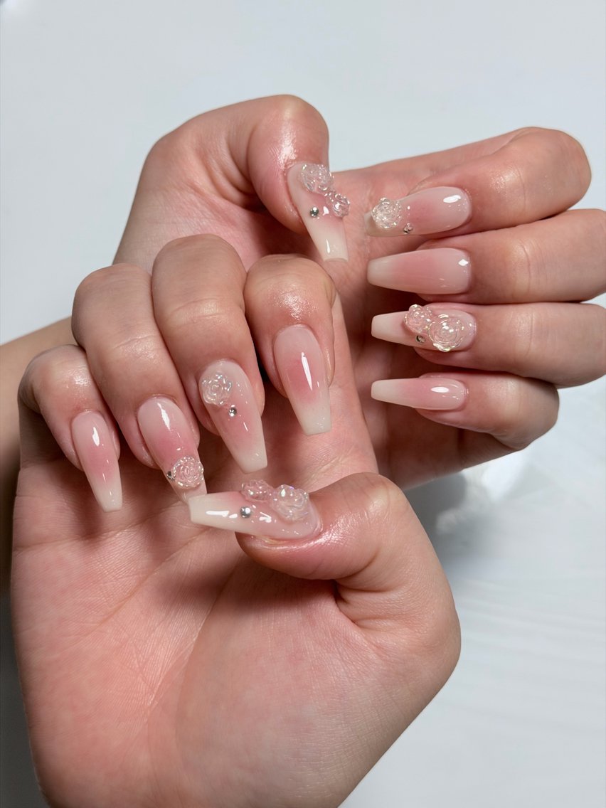 ネイル フットネイル フレンチネイル グラデーション 韓国ネイル ロングネイル ハンドネイル Miyabie' Nail Salonのネイルデザイン
