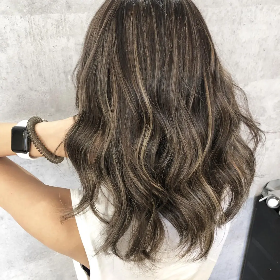 ロング カラー ハイライトカラー ハイライト ✨MiL✨ ✨心斎橋✨のヘアスタイル