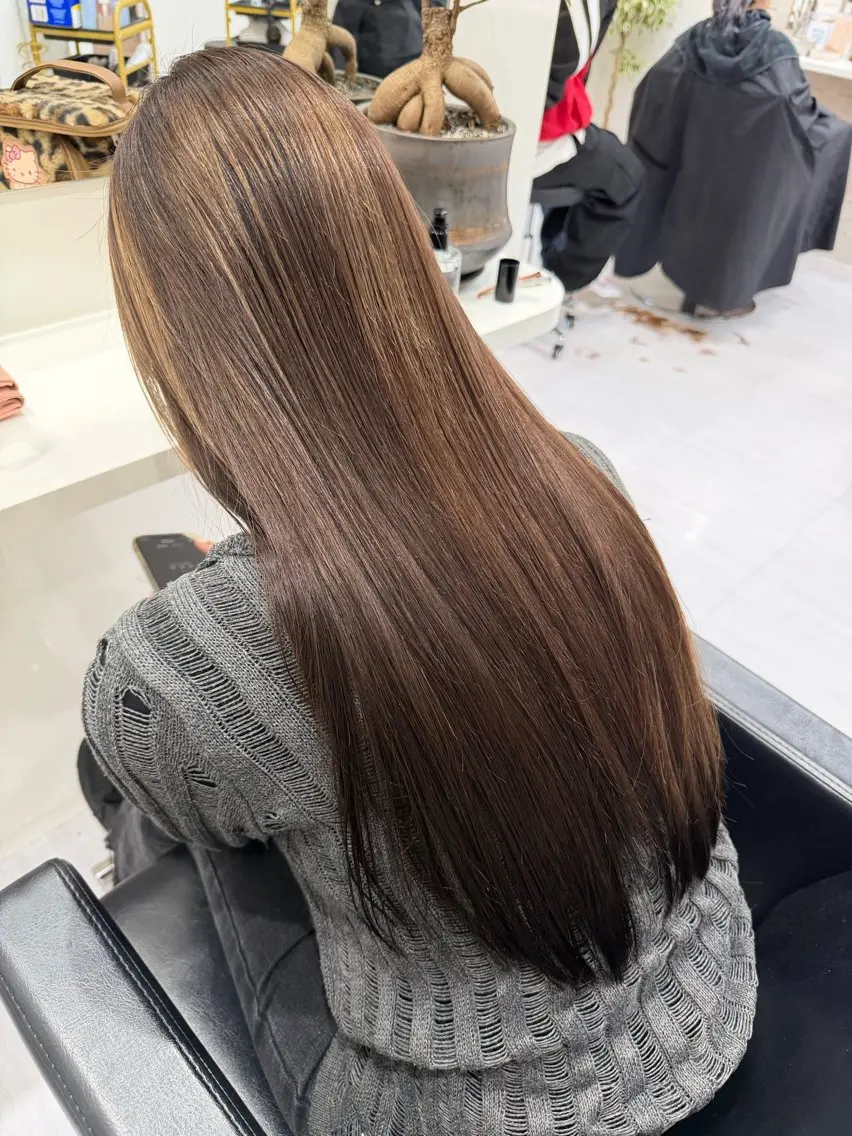 ロング ハイライト ヘアカラー トリートメント 🎀豊橋/豊川🎀 ハイトーンうらら🎀のヘアスタイル