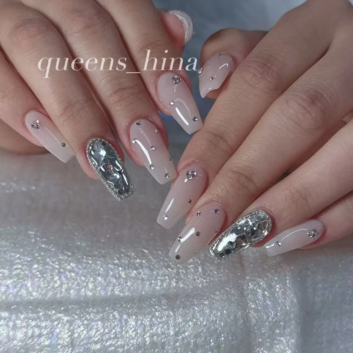 ネイル ハンドネイル Queens テイのネイルデザイン