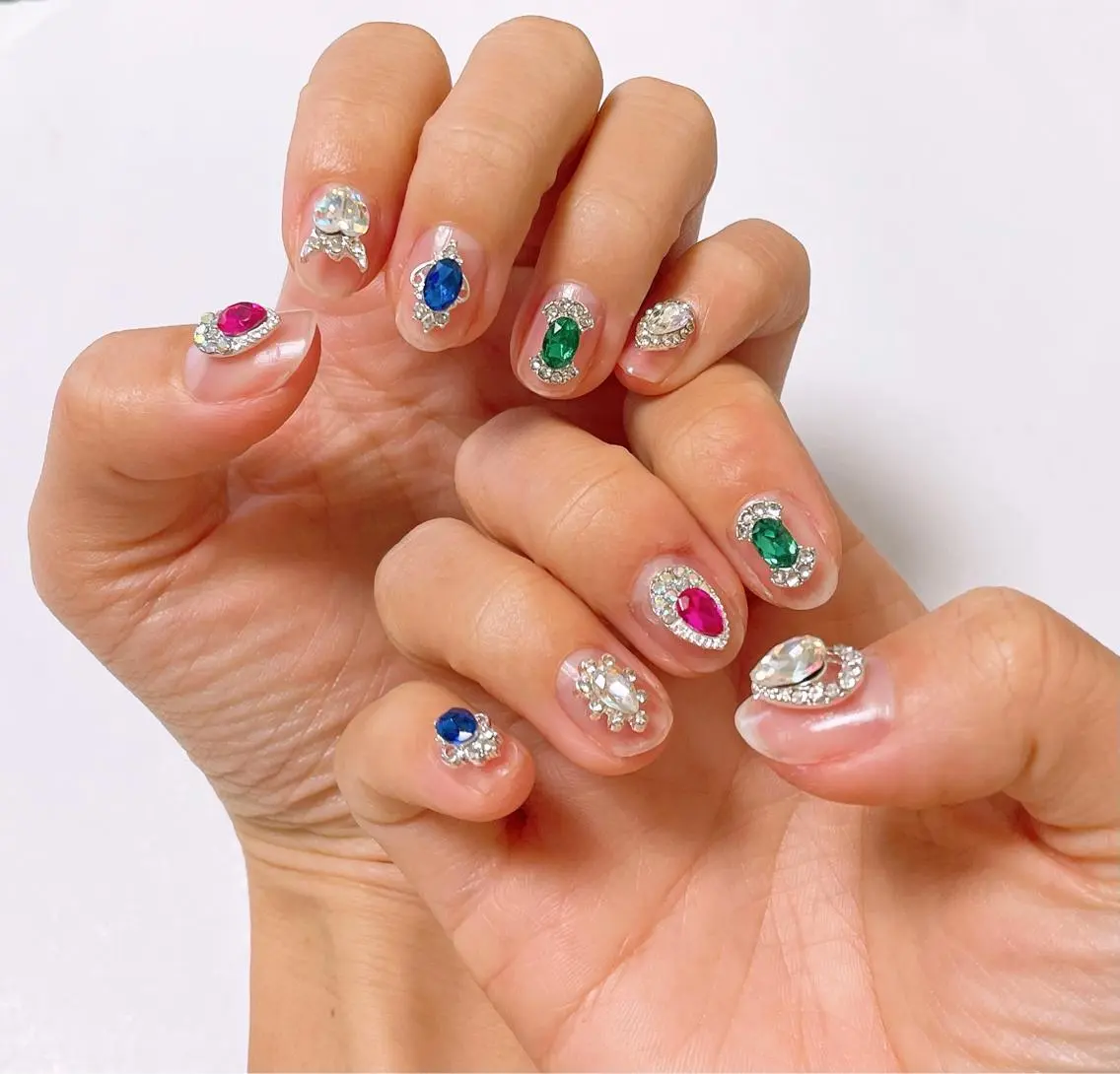 ネイル ハンドネイル VIERU 🌈🎀💖のネイルデザイン