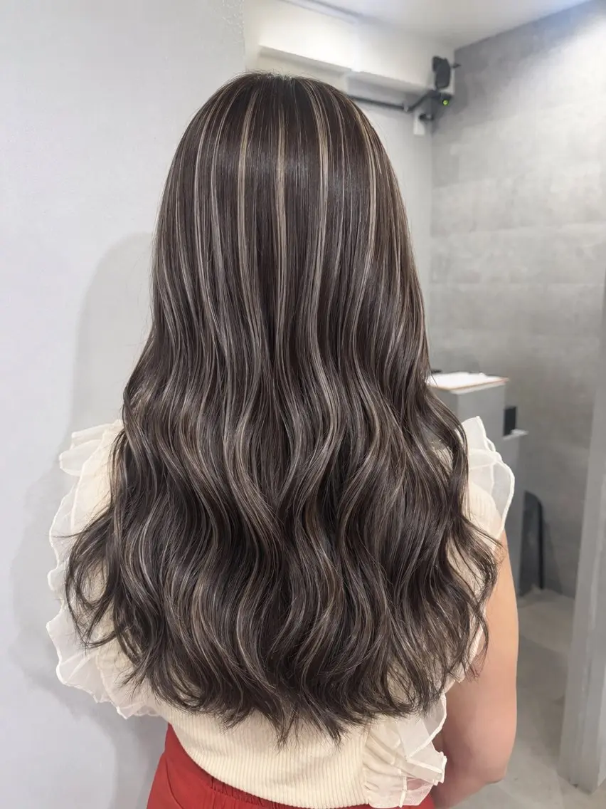 ロング カラー バレイヤージュ ブリーチ ケアブリーチ ダブルカラー ハイライトカラー ヘアカラー 寺嶋 貴大のヘアスタイル