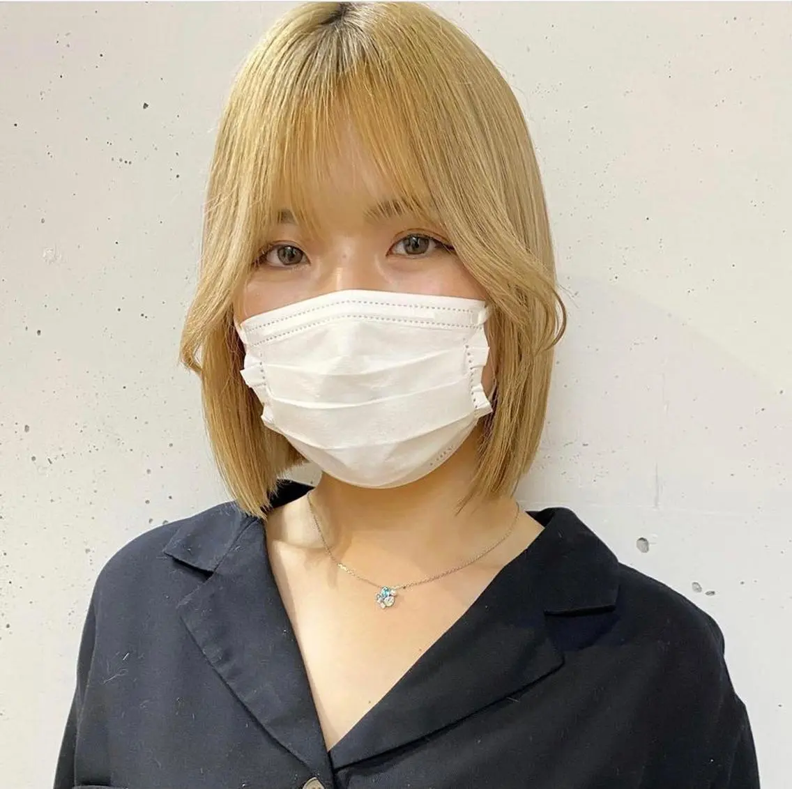 ショート カラー ヘアアレンジ ミストバング ベージュカラー ブリーチ ブロンド ケアブリーチ 福岡似合わせレイヤー /ウルフ/ハイトーンのヘアスタイル