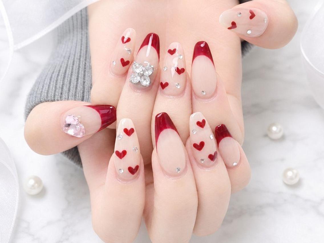 ネイル フレンチネイル ハート ハンドネイル Lili Nail Studio西荻窪店のネイルデザイン