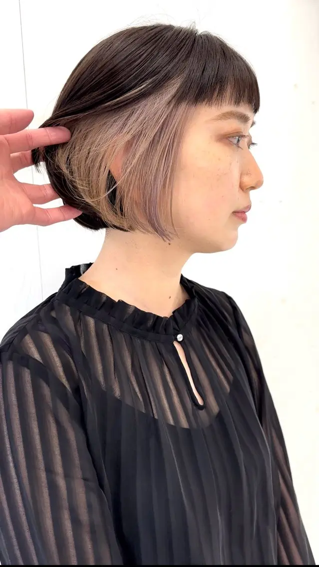 カラー 🩵HOLLY🩵 ブリーチ🩵カレンのヘアスタイル