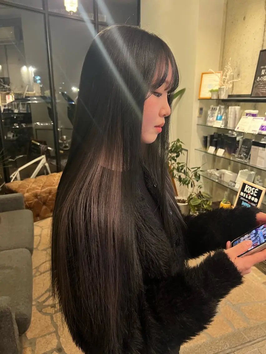 ロング カラー デザインカラー 只野 真衣のヘアスタイル