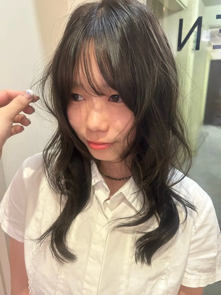 ミディアム いろは🧤 カラーモデル/栄のヘアスタイル