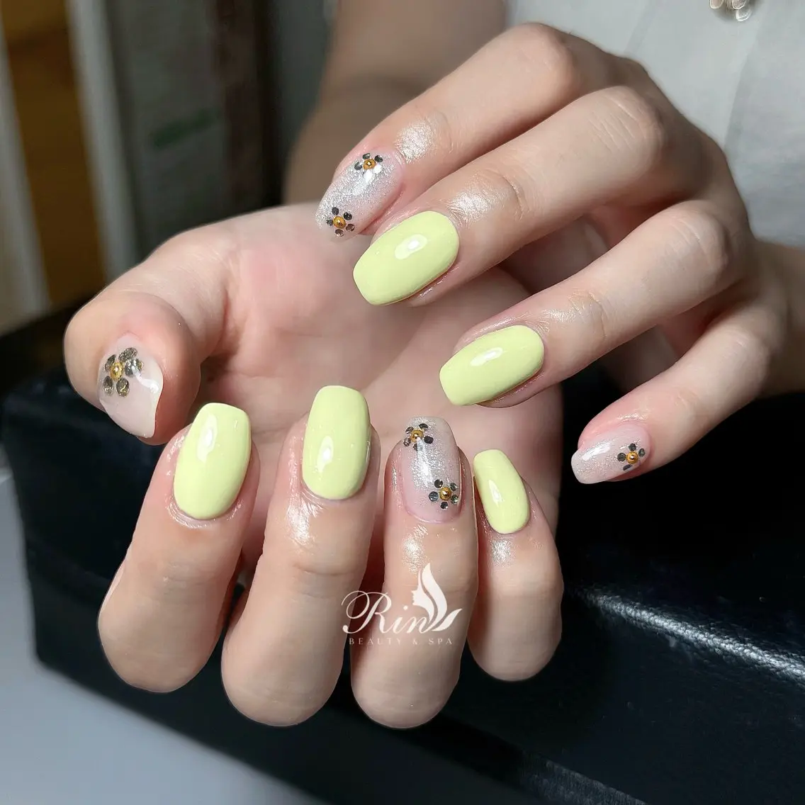 ネイル アートネイル 長さ出し ガーリー 韓国ネイル 持ち込み Rin Nail 新大久保店のネイルデザイン