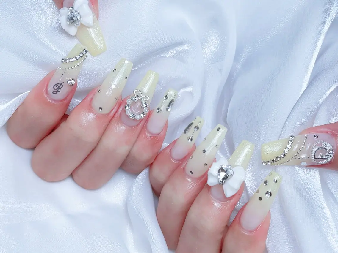 ネイル M🌷nail 長さだし専門店のネイルデザイン