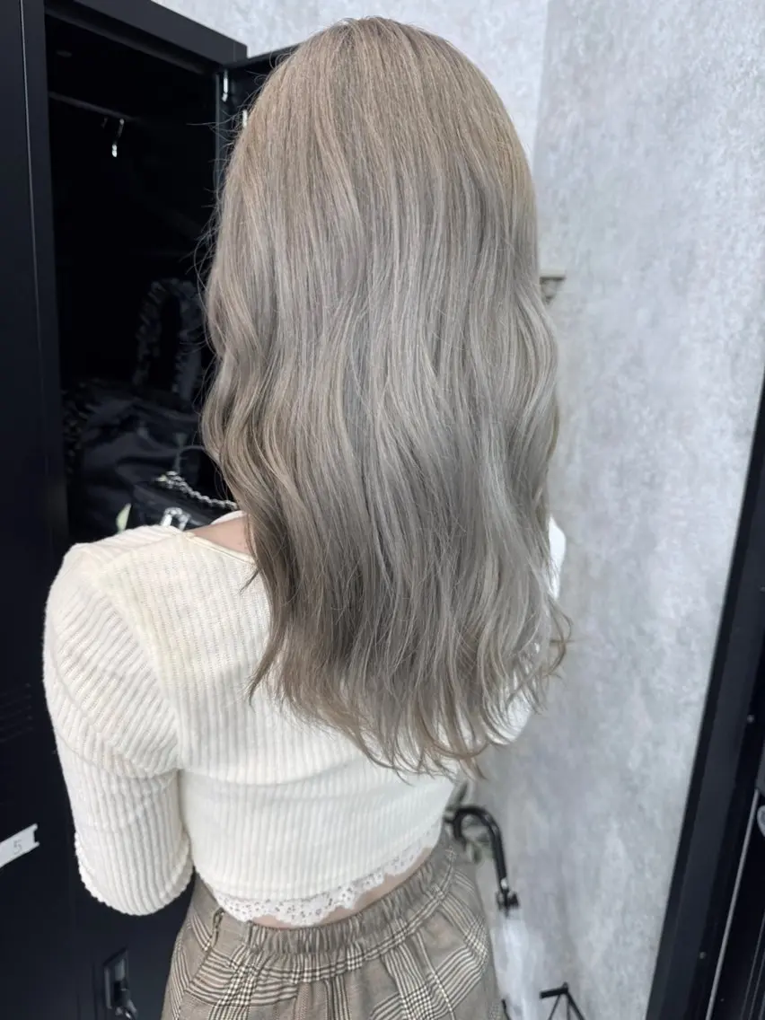 ミディアム カラー 🌺ハイトーン🌺 矢葺 なぎさ🌺🌺のヘアスタイル