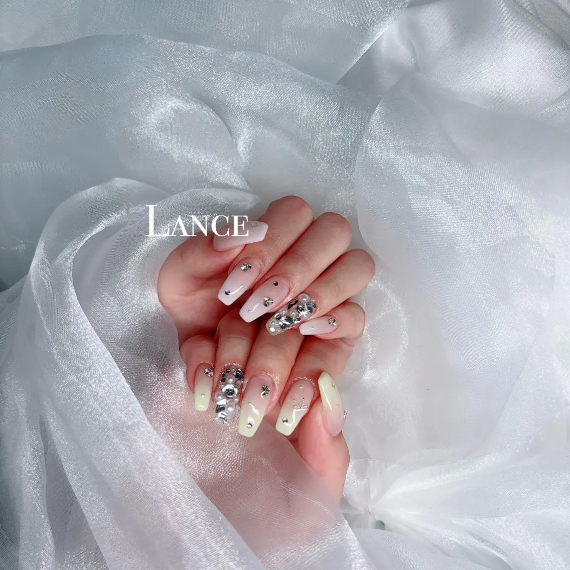 ネイル キラキラネイル 韓国ネイル 春ネイル ワンホンネイル 冬ネイル Lance nailのネイルデザイン