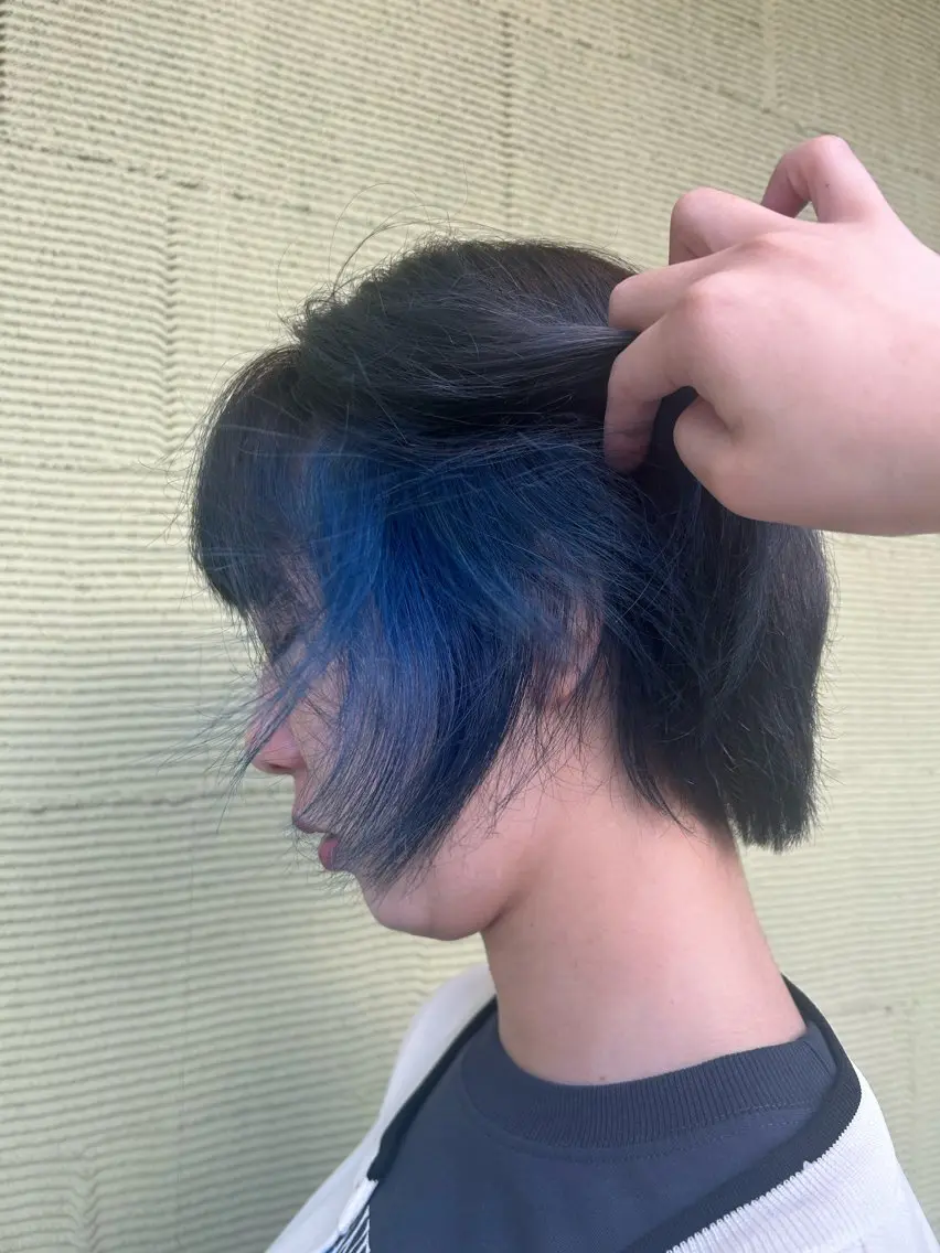 ショート カラー ブルーカラー ヘアカラー 坂口 遥香のヘアスタイル