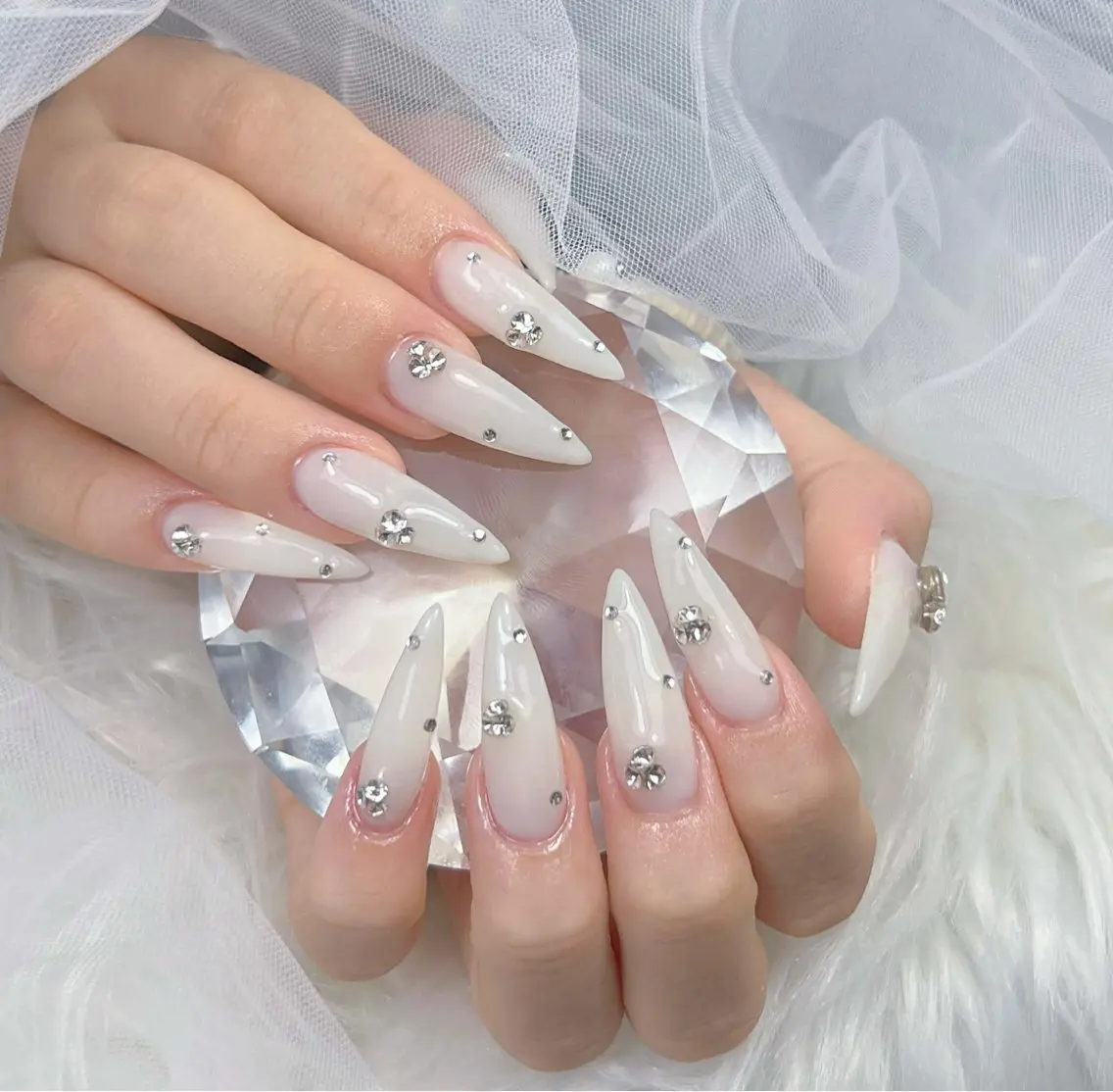 ネイル アートネイル オーロラネイル チークネイル 長さ出し フットネイル Miya _nailのネイルデザイン