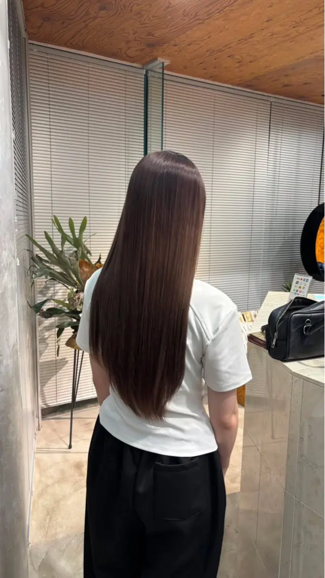 ロング ヘアカラー 【U】 manakaのヘアスタイル
