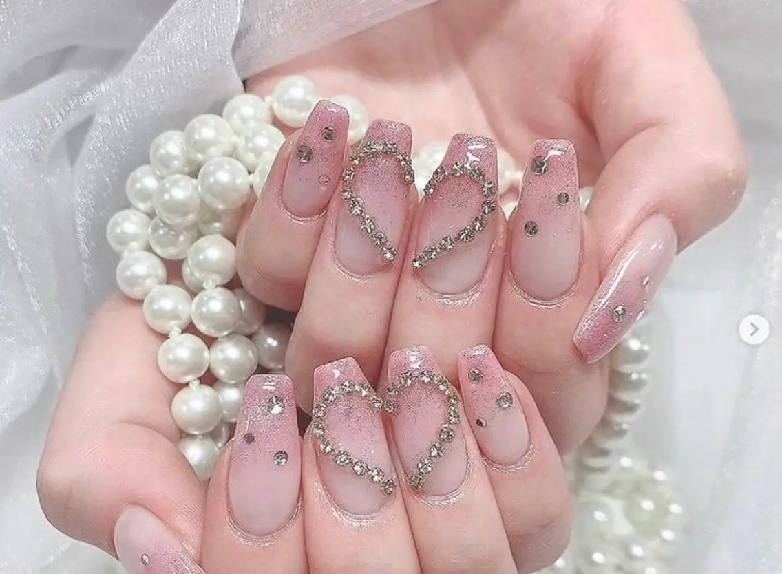ネイル オーロラネイル チークネイル 長さ出し フットネイル フレンチネイル ハンドネイル Lee Nailsのネイルデザイン