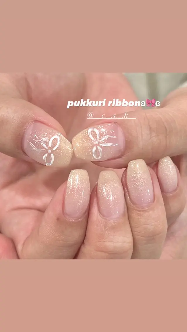 ネイル キラキラネイル ハンドネイル 🎀チーク/ちゅるん 🫧chisa🎀のネイルデザイン