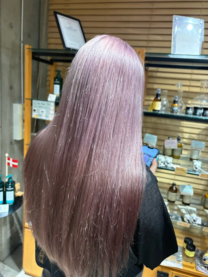 ロング ヘアカラー 🌼やまだ あゆか🌼のヘアスタイル