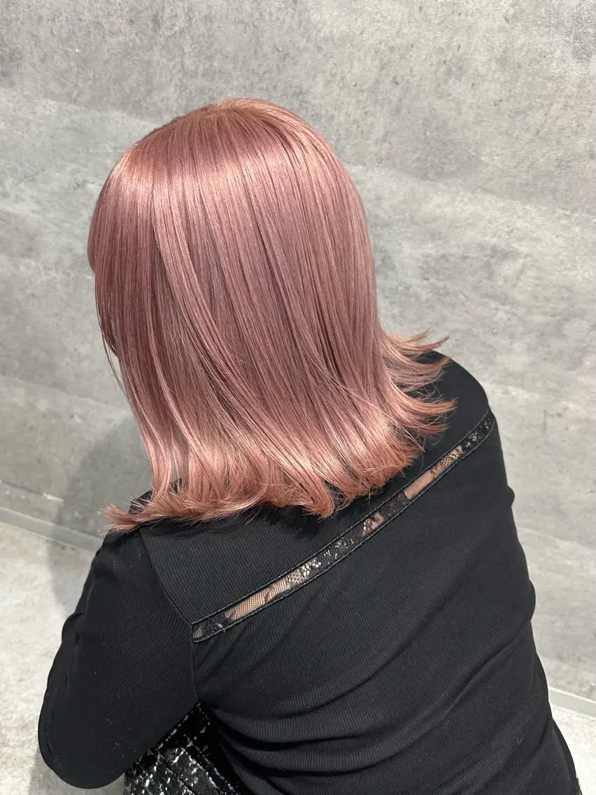 ケアブリーチ + カラー + トリートメント + 顔周り・毛先整えカットの写真