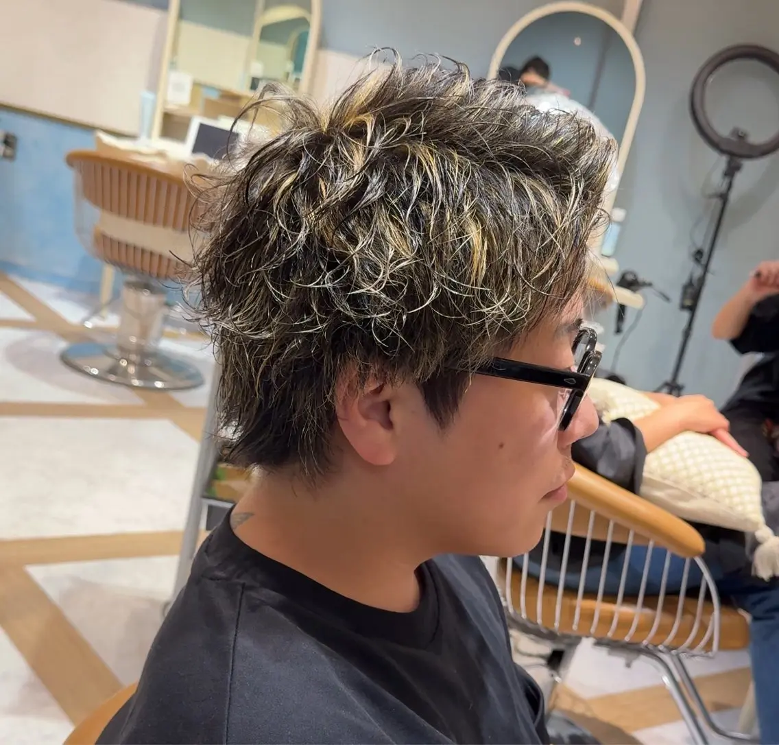 ショート カラー パーマ メンズ カット ヘアカラー トリートメント ヘアセット ハクヤ心斎橋 パーマ/縮毛矯正のヘアスタイル