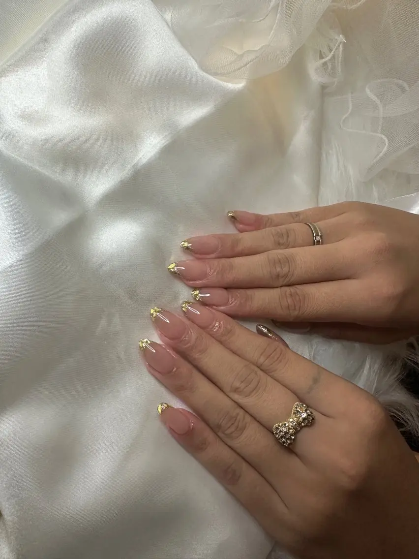 ネイル フレンチネイル ガラスフレンチ Nailsalon SKiのネイルデザイン