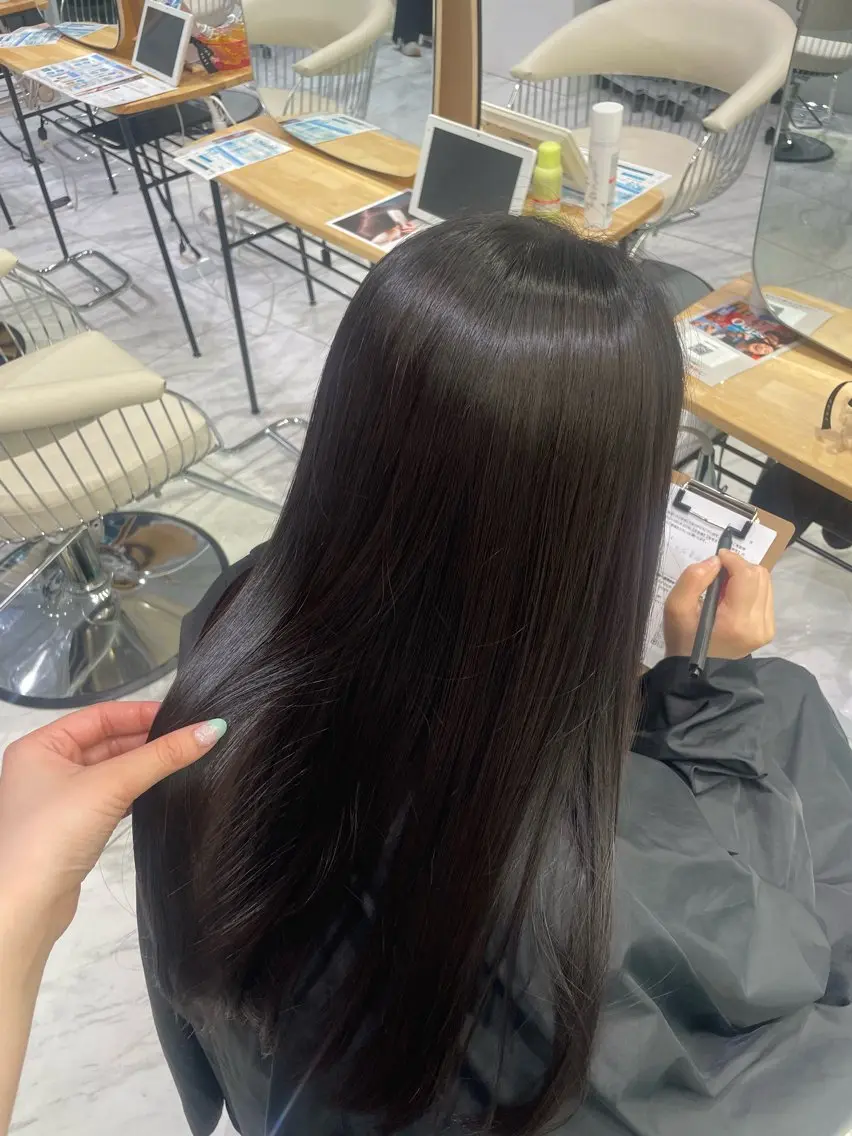 ロング ヘアカラー ネイル🍥カラー / ネモトコハルのヘアスタイル