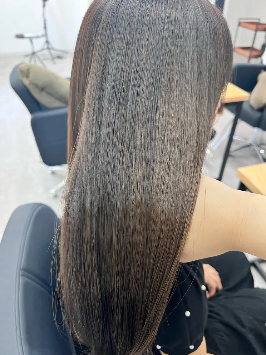セミロング 髪質改善 縮毛矯正 anB ハルカのヘアスタイル