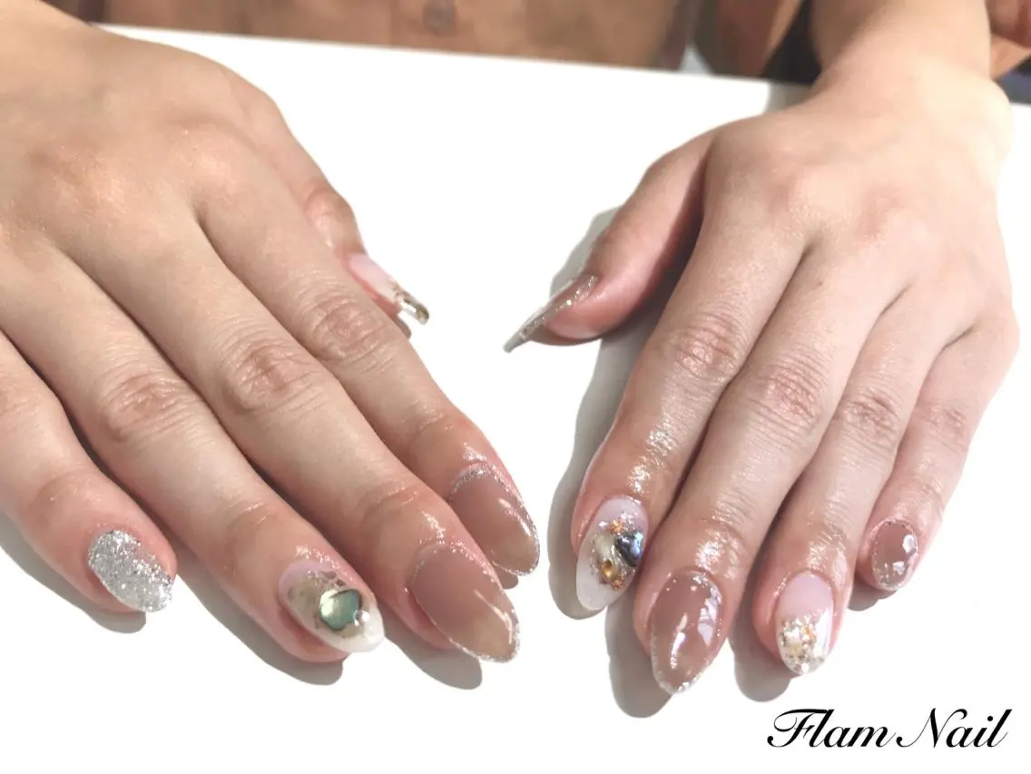 ネイル ホワイト Flam Nailのネイルデザイン