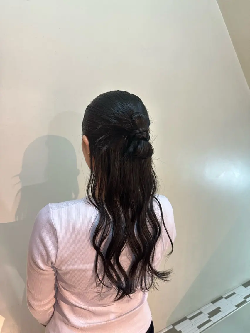 ロング 横浜⭐️ブリーチ モデル💫あみ💫のヘアスタイル