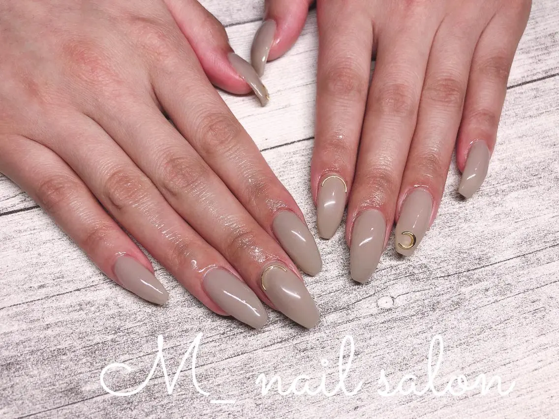 ネイル ワンカラーネイル M_ nail salonのネイルデザイン
