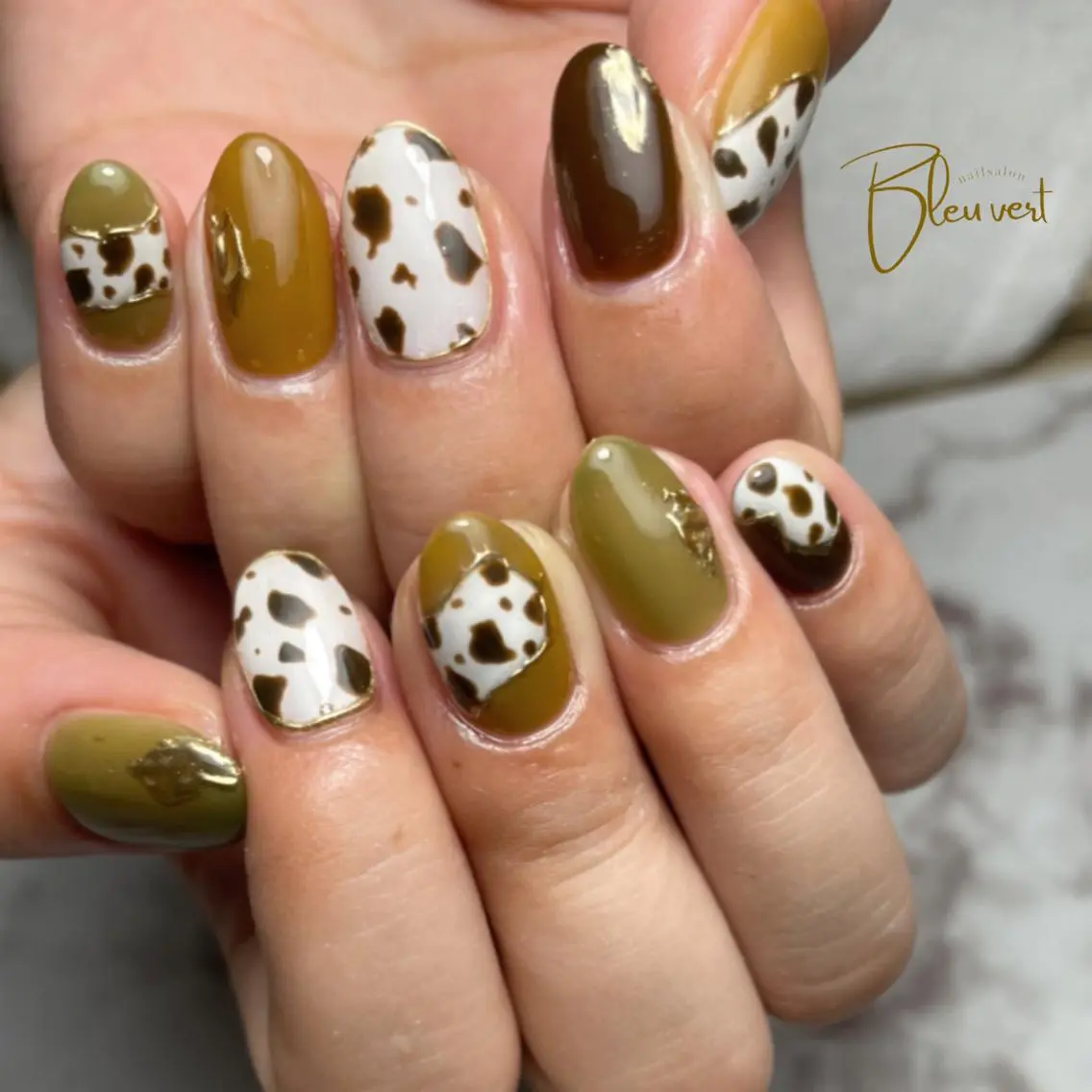 ネイル アニマル柄 ミラーネイル ニュアンスネイル ピスタチオネイル Nailsalon Bleu vertのネイルデザイン