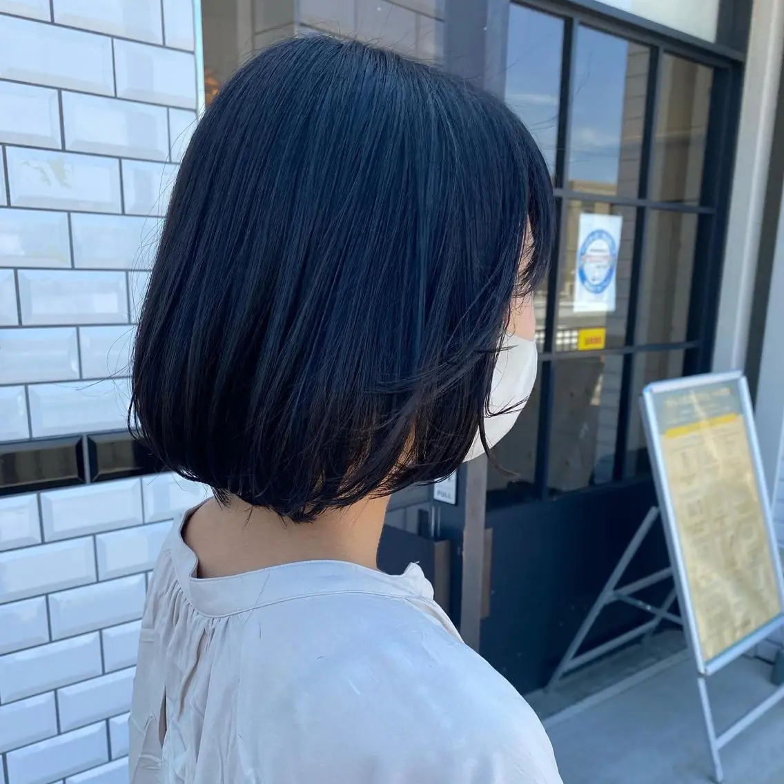 ミディアム ボブ 丸尾 沙弥香のヘアスタイル