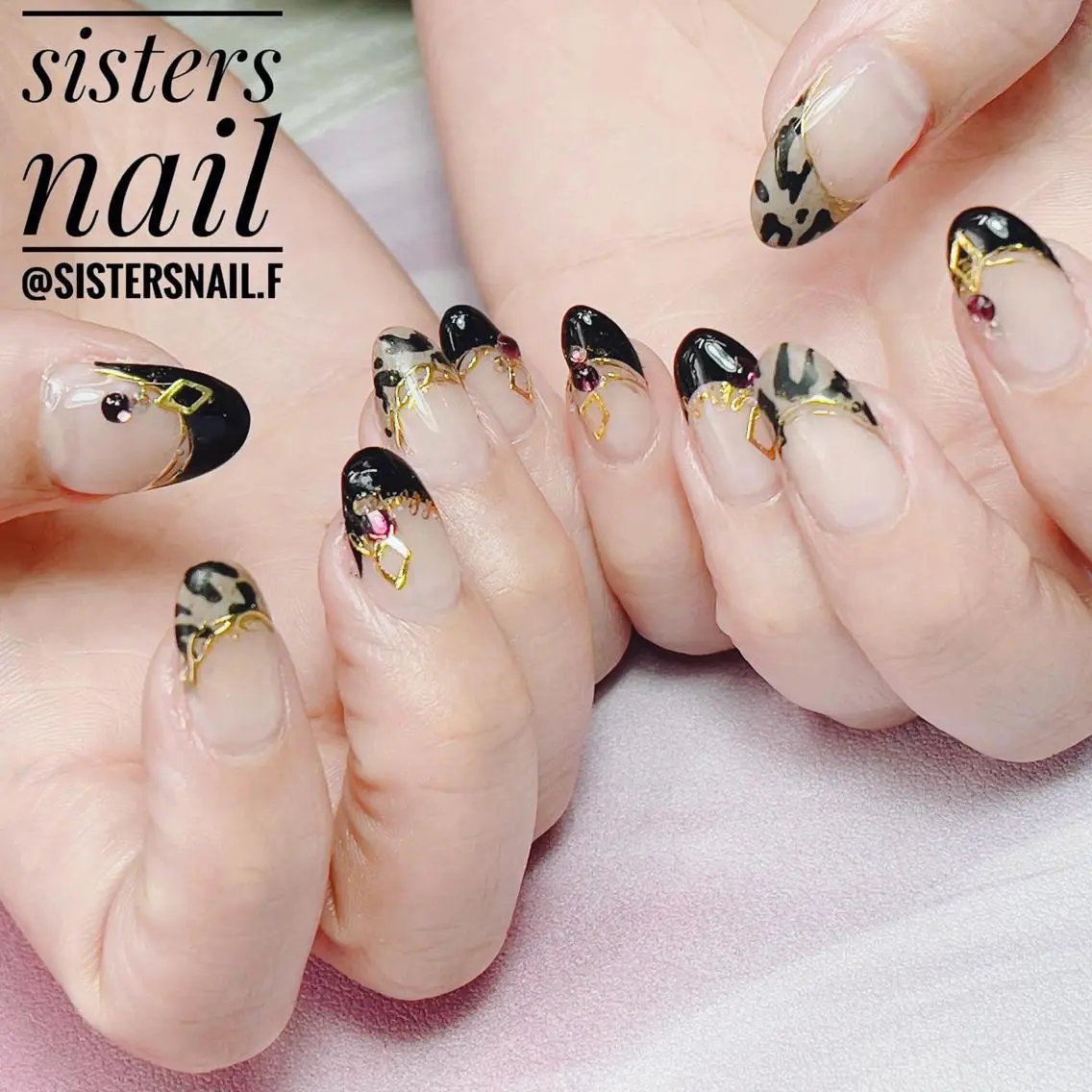 ネイル アニマル柄 アートネイル フレンチネイル 冬ネイル sisters nail.fのネイルデザイン
