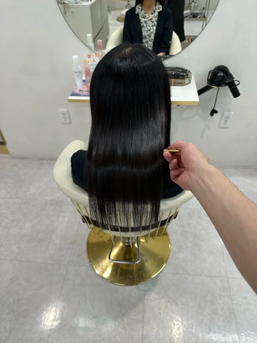 セミロング カット 縮毛矯正 トリートメント 艶髪、髪質改善 富田隼仁のヘアスタイル