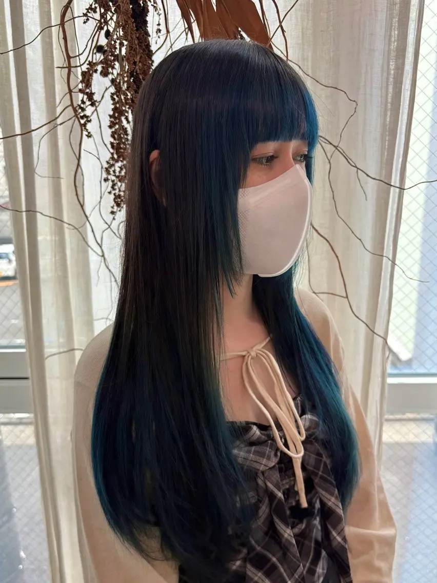 ロング カラー バレイヤージュ ブルーカラー 透明感カラー グラデーションカラー ハイトーンカラー ヘアカラー rina/似合わせ/ 透明感/髪質改善のヘアスタイル