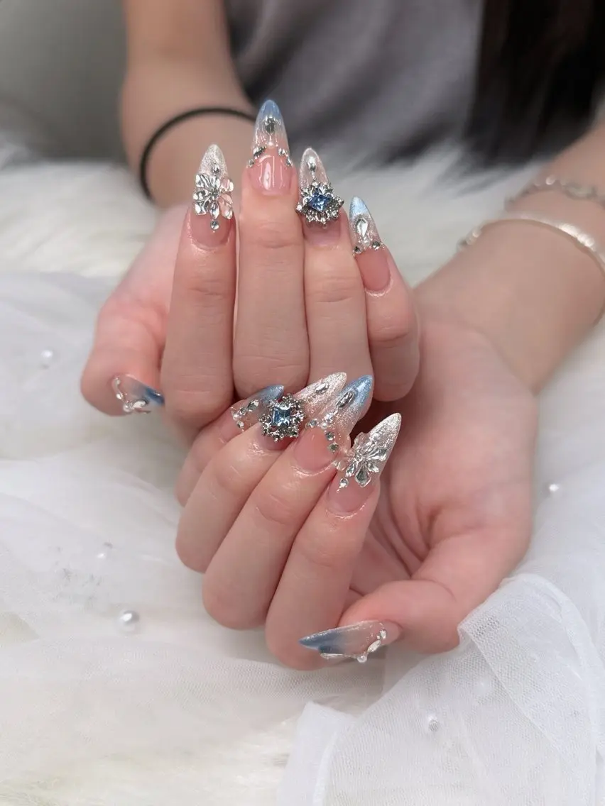 ネイル アートネイル ボルドー フレンチネイル ジェルネイル 氷ネイル・うるうるネイル ハンドネイル Julie NailSalonのネイルデザイン