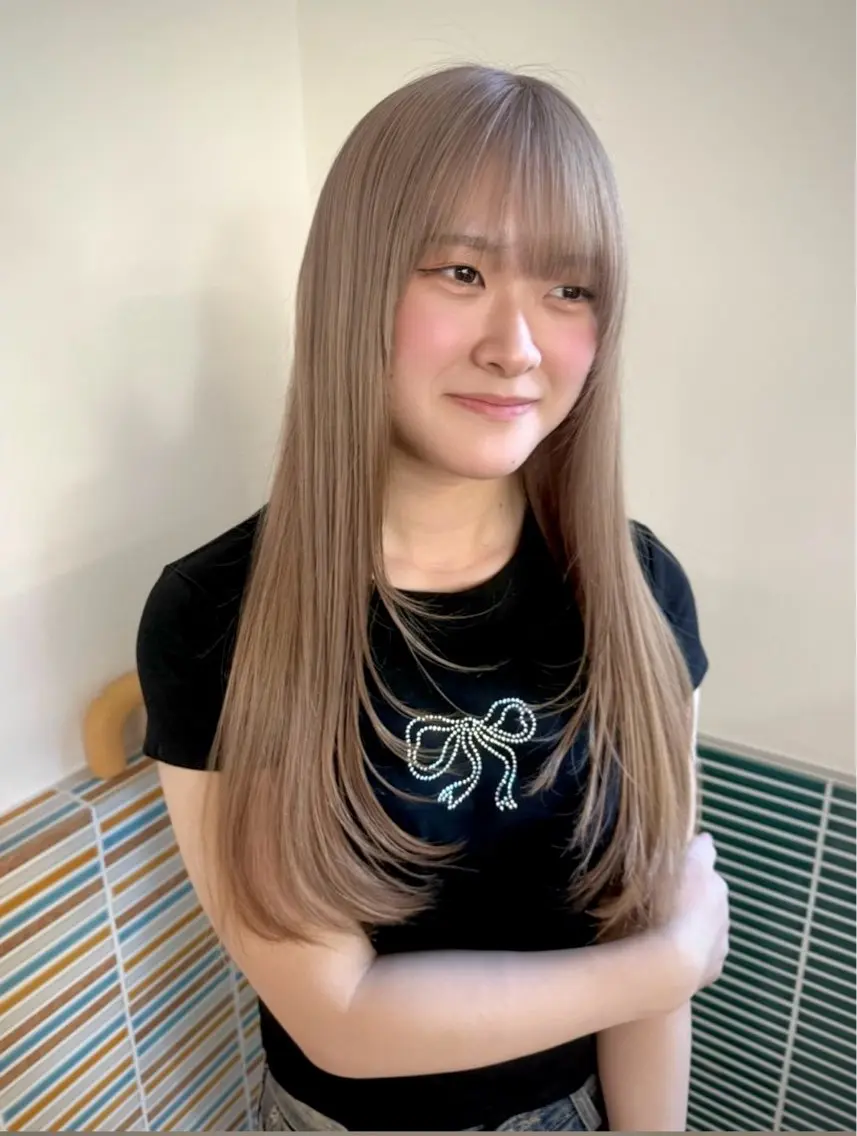 セミロング カラー レイヤー/ハイトーン 梅田中崎町/あかりのヘアスタイル