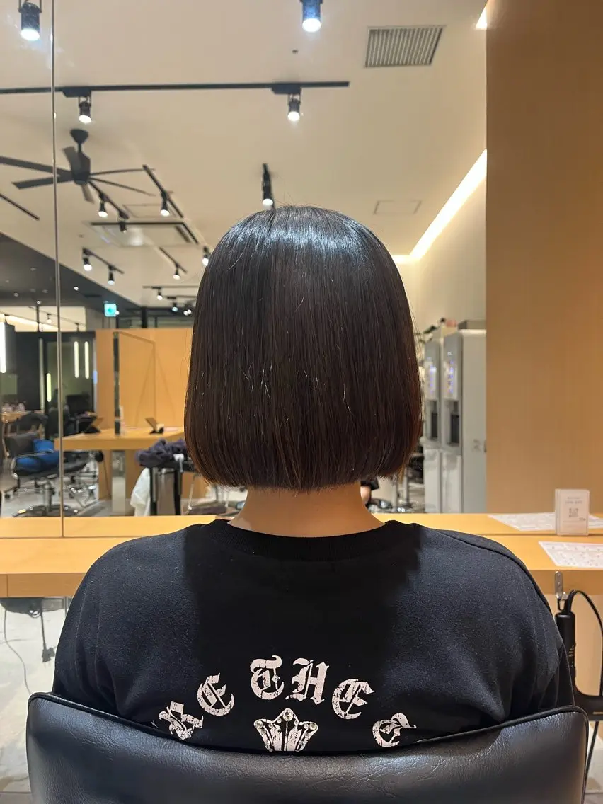 ショート ブリーチ/ レイヤー/ツバキのヘアスタイル