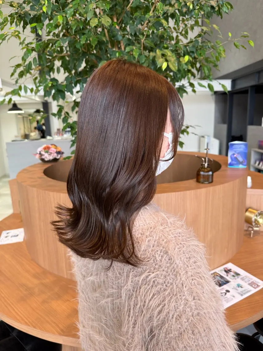 セミロング カラー ブリーチ ダブルカラー ブリーチなしカラー ヘアカラー トリートメント ayaka |トレンドヘアのヘアスタイル