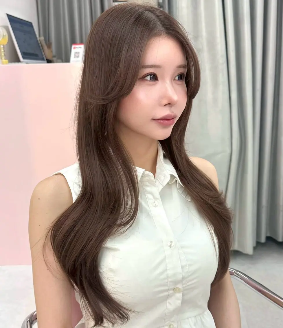 ロング くびれヘア ヨシンモリ 韓国風ヘア レイヤーカット 似合わせカット カット ヘアカラー トリートメント 🤍髪質改善 🤍透明感カラー🤍のヘアスタイル