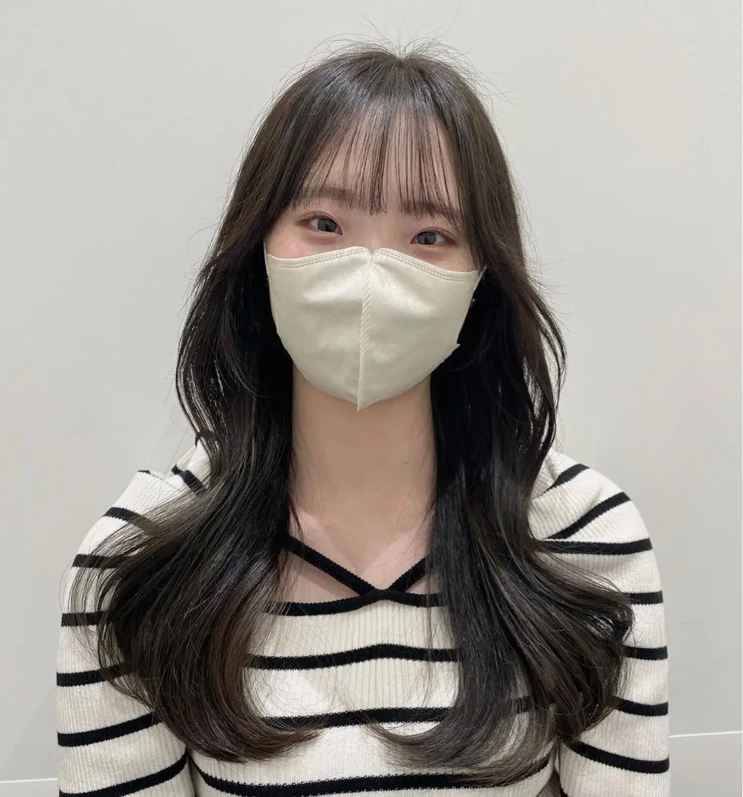 ロング 韓国風ヘア レイヤーカット ❤︎︎韓国ヘア❤︎︎ 𝑺𝒉𝒊𝒉𝒐のヘアスタイル