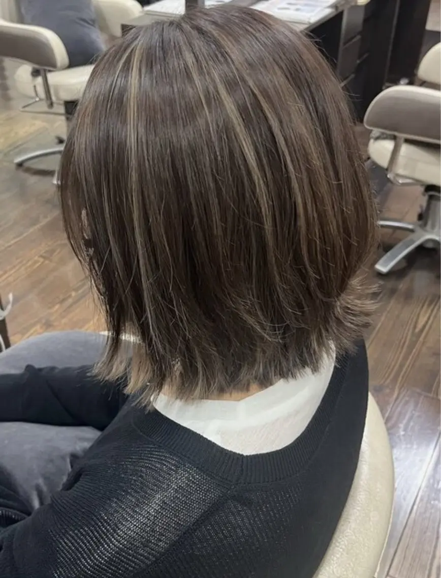 【 4回目以降 】【 人気No.1☆白髪ぼかし 】カット+ナチュラルハイライト¥14,650の写真
