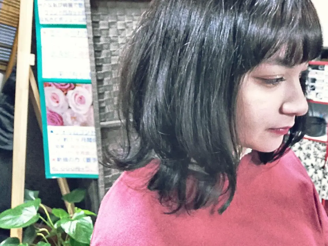 ミディアム 小林　ローズパープル カット＆カラー美容室のヘアスタイル