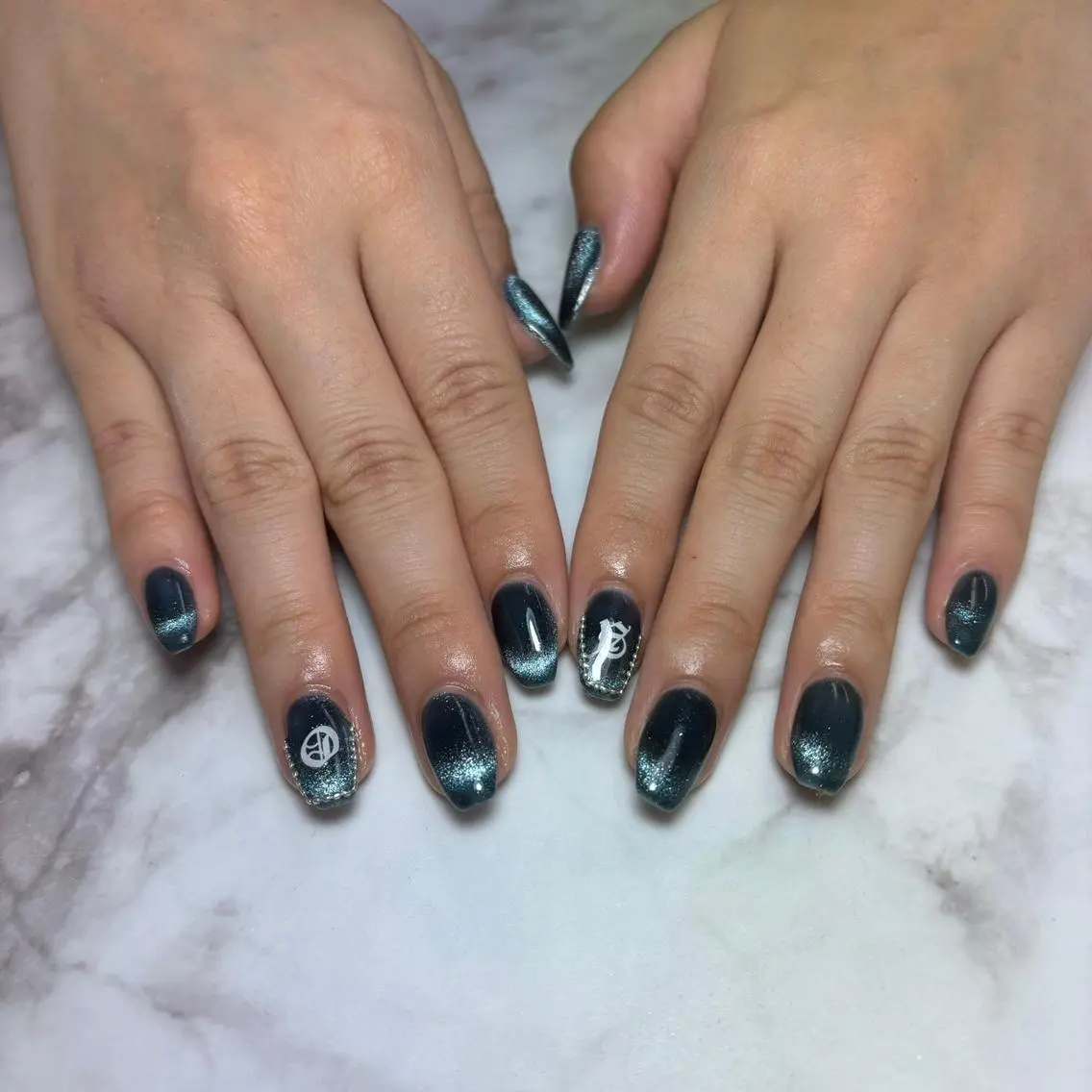 salon UNE LMA見習いスタッフのネイルデザイン