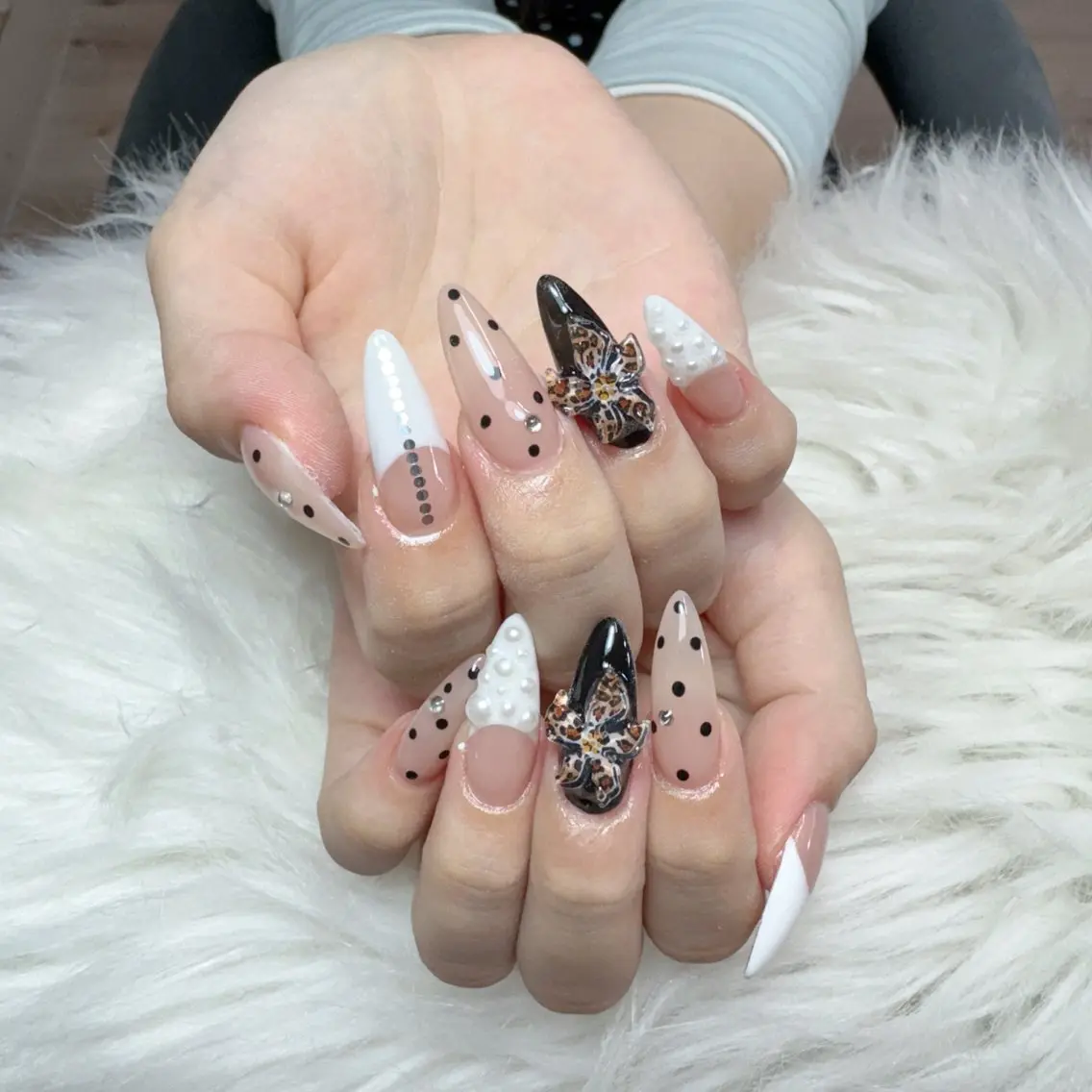 ネイル ハンドネイル 🎀nana🫧 ワンホンネイル🎀のネイルデザイン
