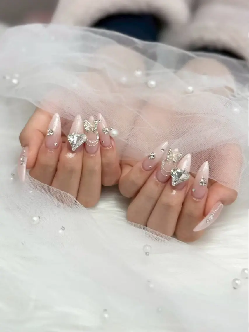 ネイル チークネイル ドット フレンチネイル グラデーション ハート ハンドネイル ハンドケア Nihonthy Nail 新宿のネイルデザイン