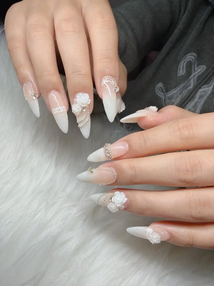 ネイル 長さ出し グラデーション 卒業式 キラキラネイル マグネットネイル Lee Nailsのネイルデザイン