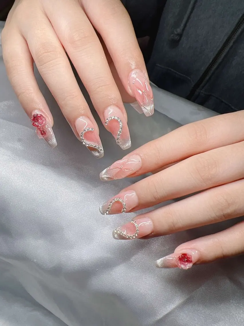 ネイル オーロラネイル チークネイル 長さ出し フットネイル フレンチネイル ハンドネイル Lee Nails チップ長さだし専門店のネイルデザイン