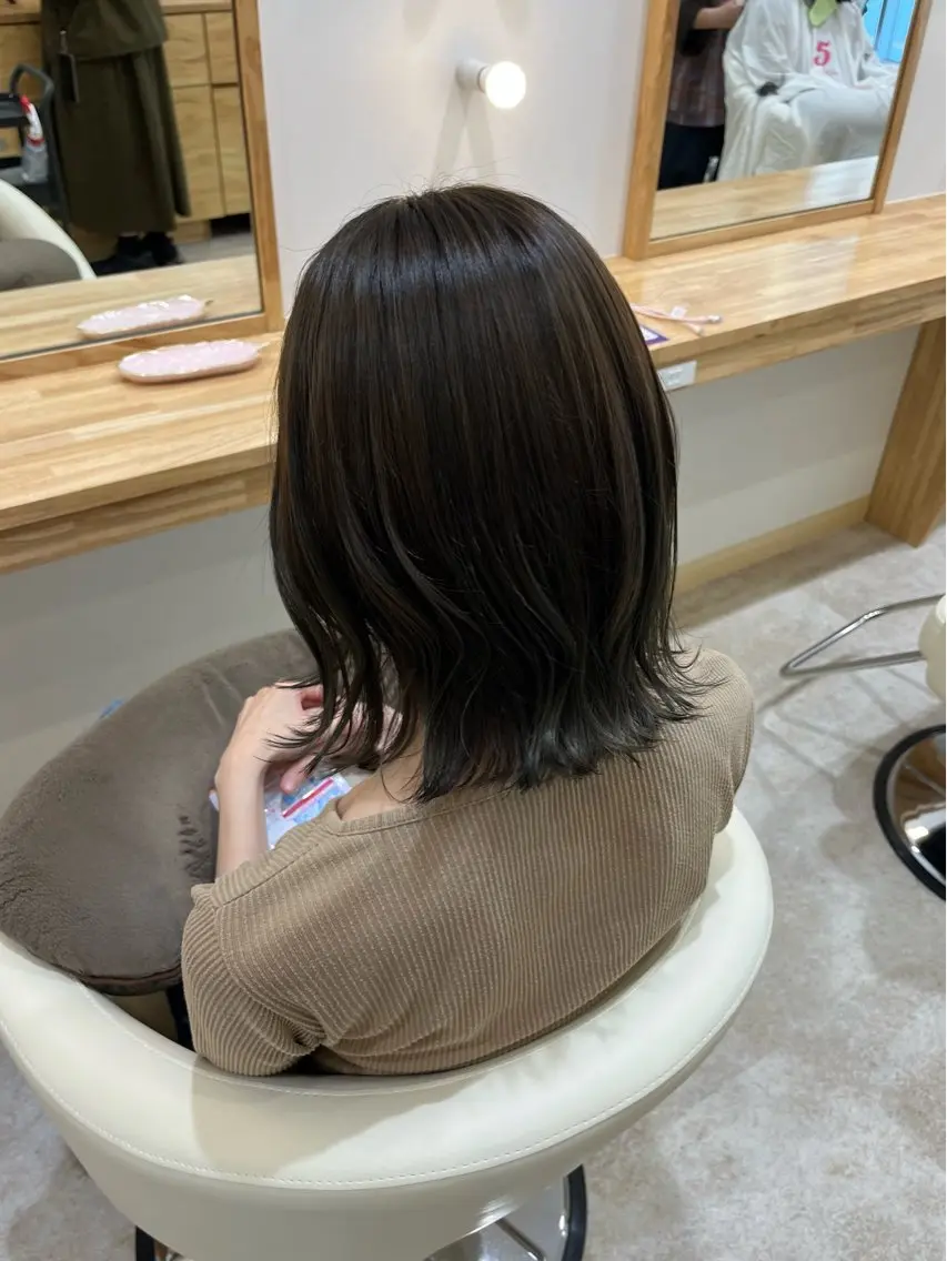 ショート カラー ブラウンカラー 透明感カラー オリーブブラウン くびれヘア カット ヘアカラー 顔まわり/透け感 カラー/青栁優🔆のヘアスタイル