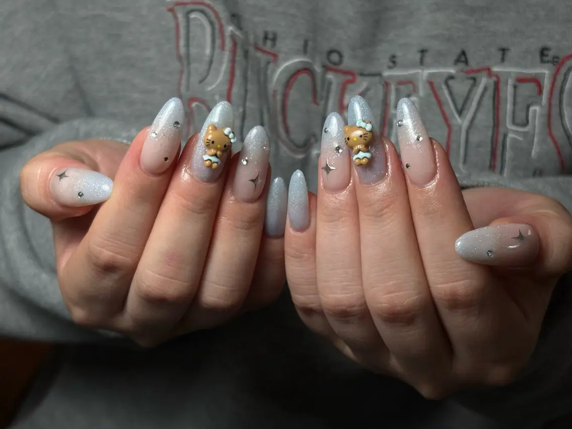 ネイル ブルー ガーリー ラメ(グリッター) ラメグラデーション ぷっくりネイル ハンドネイル D.d nail Fukaのネイルデザイン